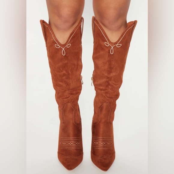 Brown Western Heeled Boots - Picture 2 of 4